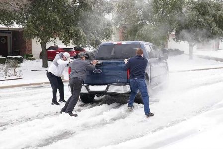 نکات ایمنی برای رانندگی در برف و سرمای شدید