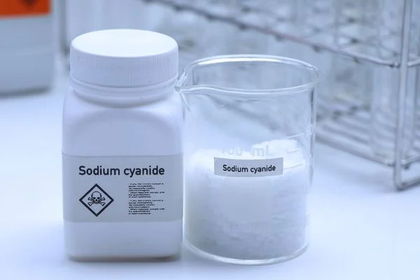 فواید و خطرات سیانور سدیم؛ ترکیبی با دو روی سکه